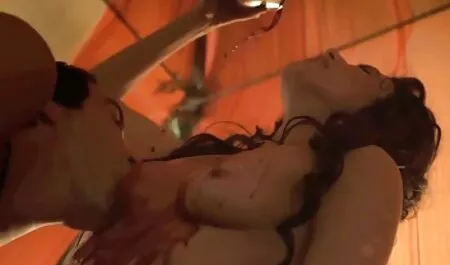 Chillout amici si trasforma in una festa del video porno italiani orgie sesso