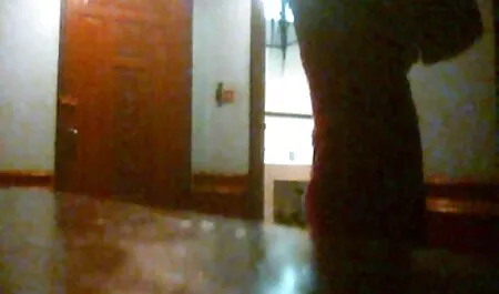 Casalinghe porno orge italiane in lingerie nera prendono sperma orale
