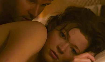 Horny hot Bumblebee ti seduce con il video porno italiani orge suo cazzo enorme