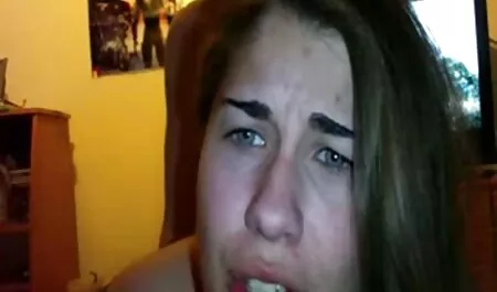 Due amatoriale orgia italiana bombi babes, a turno, succhiare il cazzo