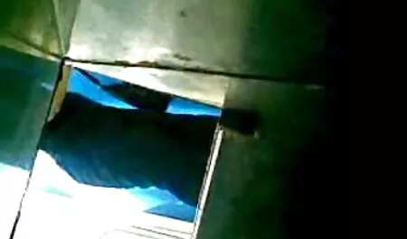 Gotico adolescente film porno orge italiane incatenato e costretto a succhiare il cazzo