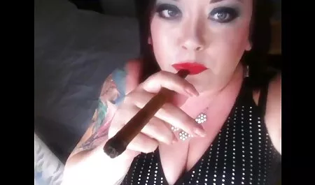 LesbianX scopata anale con strap-on per una rossa mega orgia italiana afroamericana eccitata