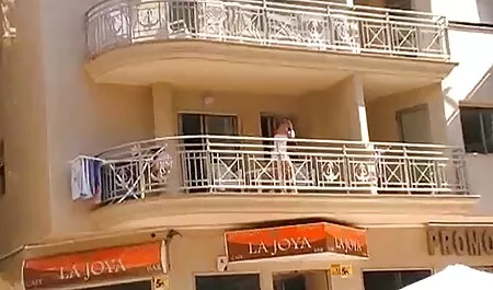 Troia adolescente parla sporco orgia italiani con vecchio in POV video