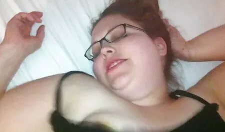 Hot giovane lesbica fa un mega orgia italiana massaggio alla sua figa