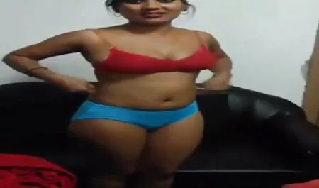 Procace bionda cums con un grande video di orge italiane giocattolo!