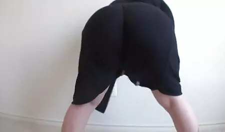 La figa stretta e il culo della ragazza asiatica si riempiono di giocattoli video porno orge casalinghe