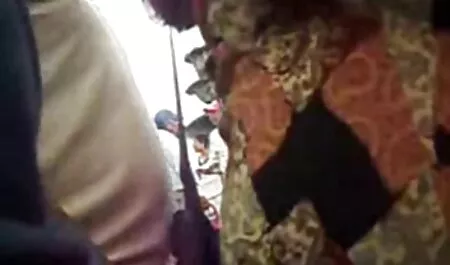 Molto sexy teenka si masturba con un giocattolo la sua figa stretta video porno orge italiani davanti alla telecamera