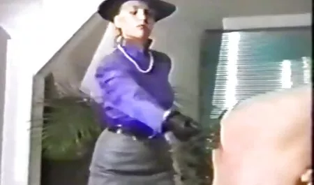 Infedele moglie asiatica sculacciata durante la sessione bagnata porno orge italiane