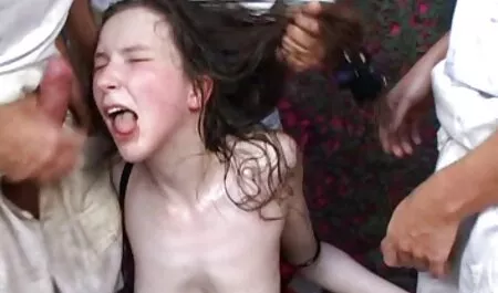 Bella ragazza russa succhia il orge amatoriali italiane suo partner fino a quando egli cums